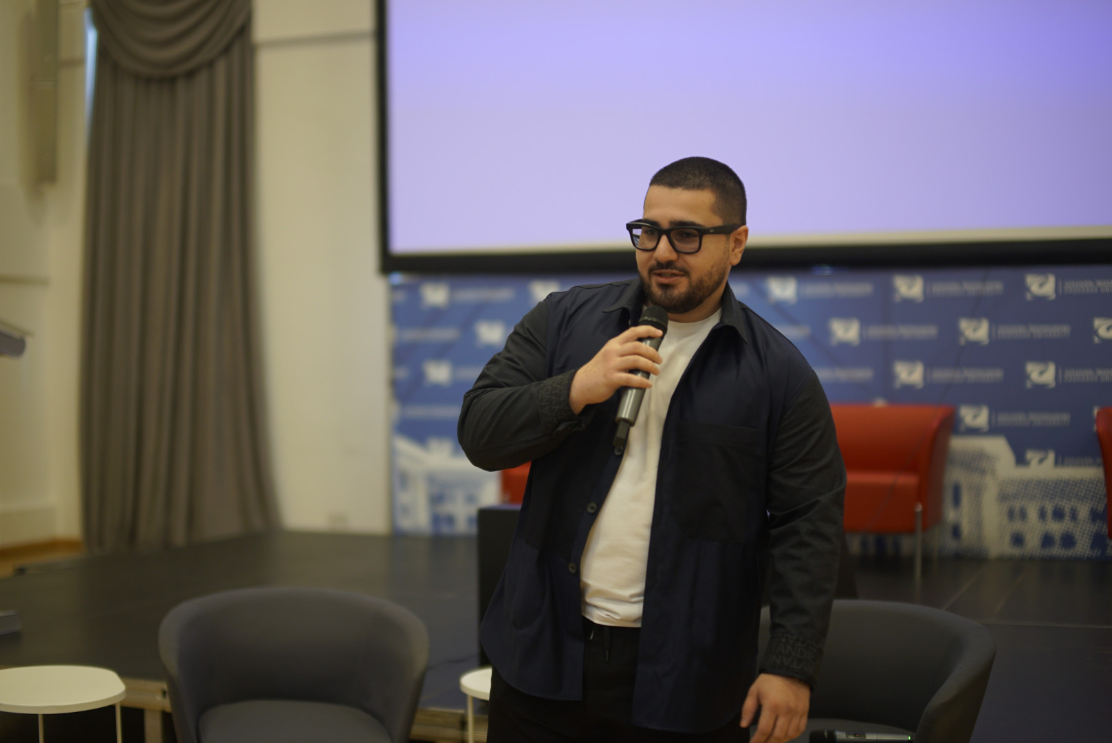 სამეწარმეო ღონისძიება - Smart Solutions Powered by AI -  ქართულ-ამერიკული უმაღლესი სკოლის მოსწავლეებისთვის